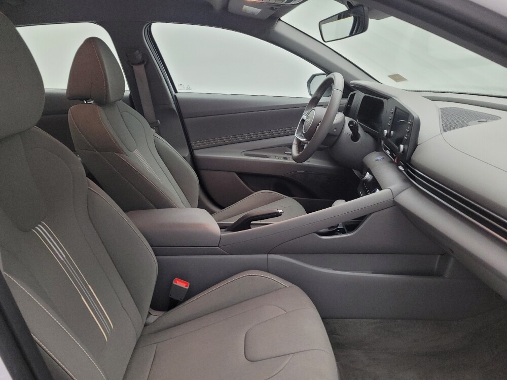 2025 Hyundai Elantra in Maple Heights, OH 44137 - 18114665 21