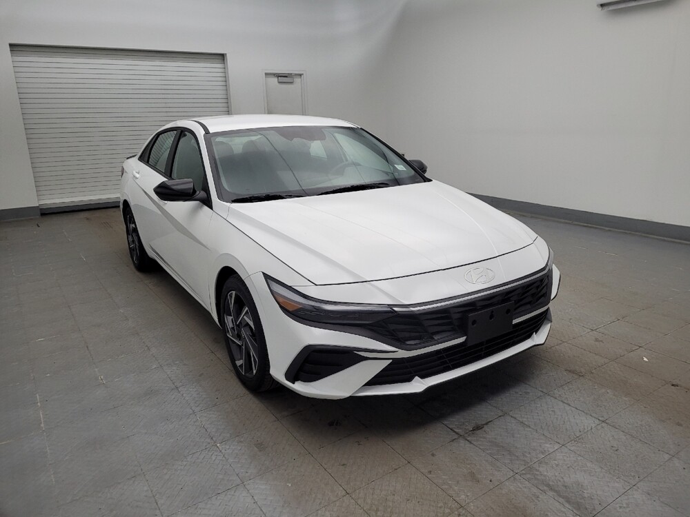 2025 Hyundai Elantra in Maple Heights, OH 44137 - 18114665 13