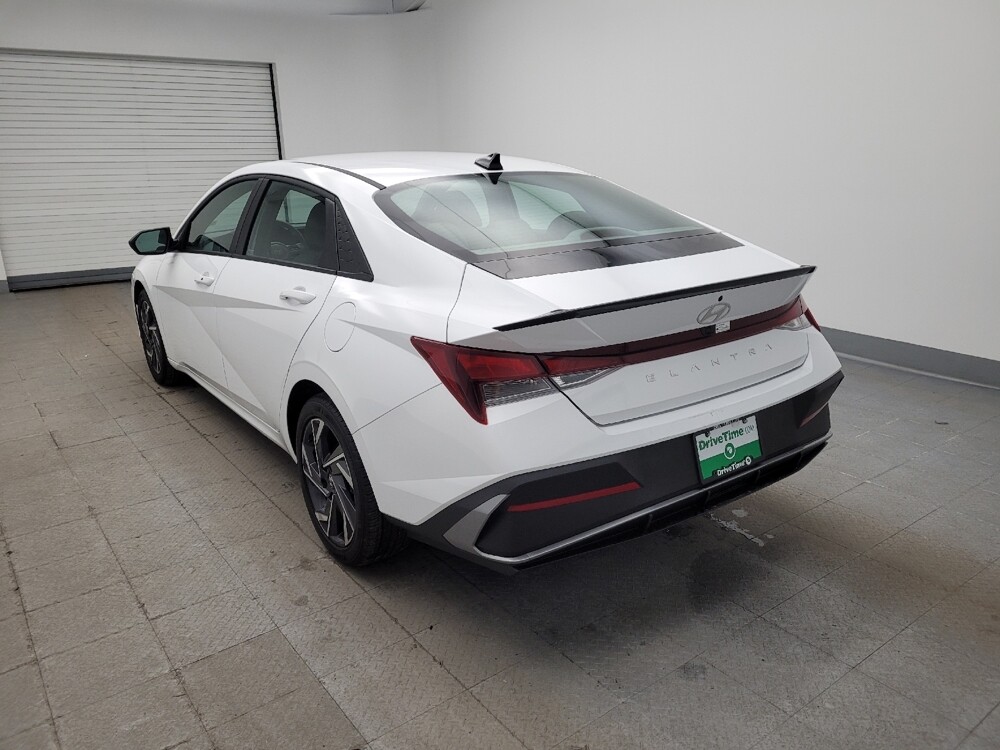 2025 Hyundai Elantra in Maple Heights, OH 44137 - 18114665 5