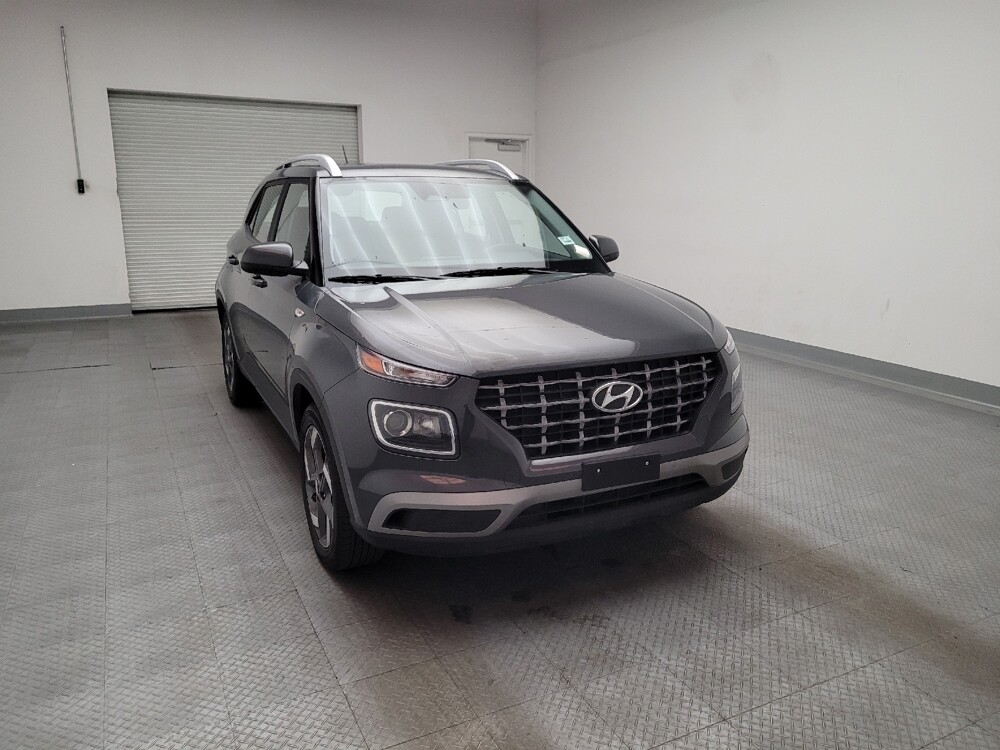 2025 Hyundai Venue in Downey, CA 90241 - 18114680 14