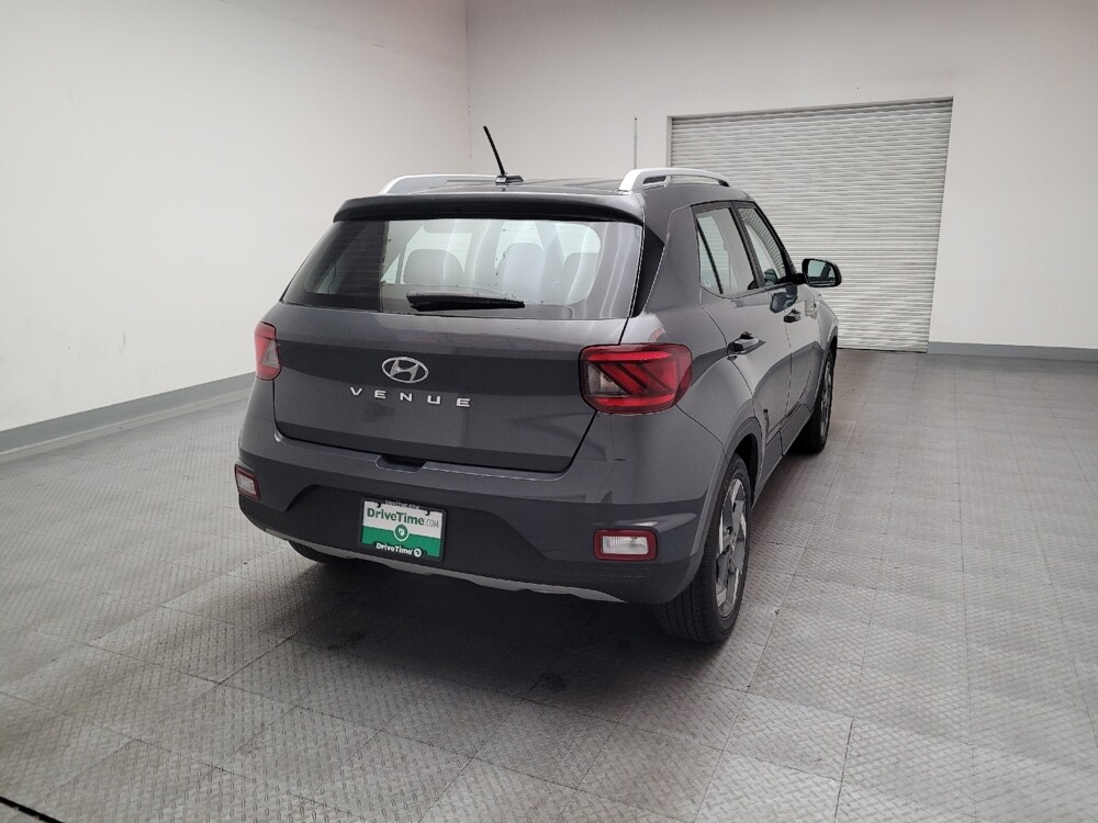 2025 Hyundai Venue in Downey, CA 90241 - 18114680 7