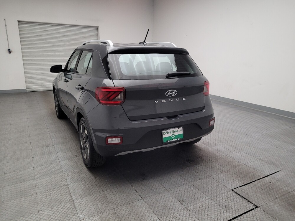 2025 Hyundai Venue in Downey, CA 90241 - 18114680 6