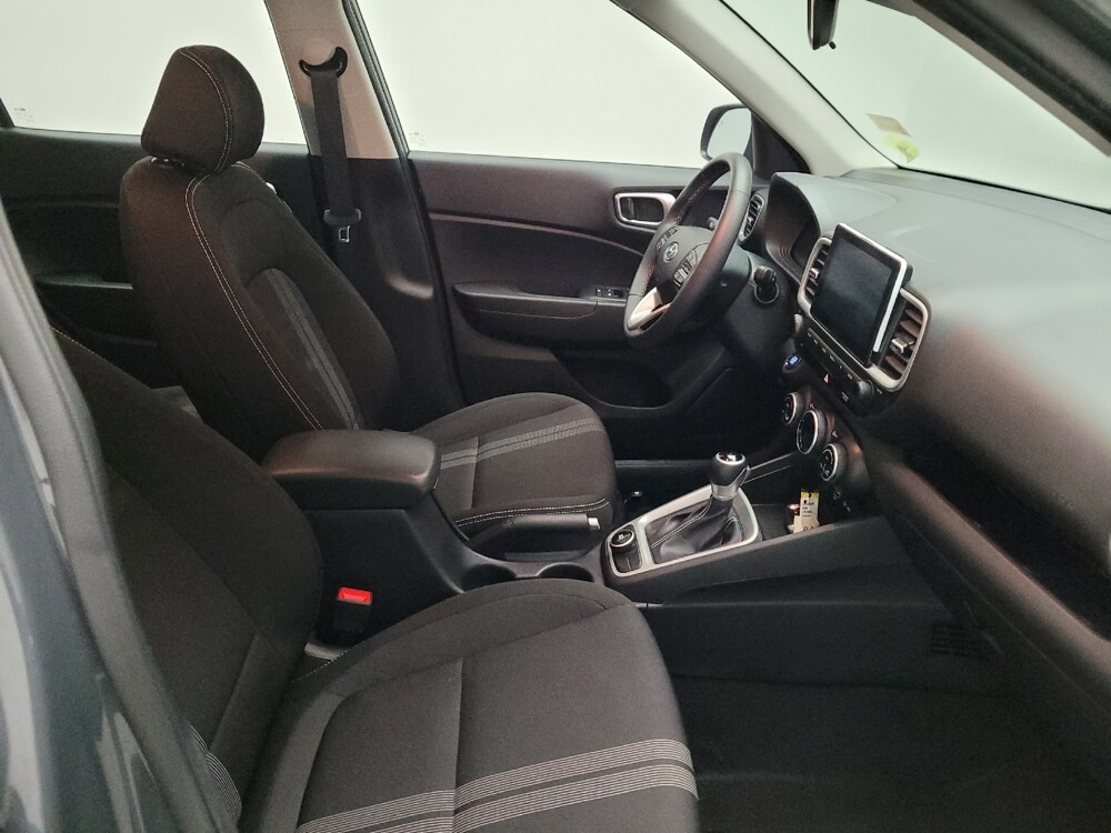 2025 Hyundai Venue in Downey, CA 90241 - 18114680 21