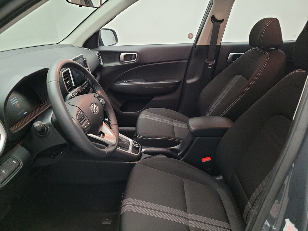 2025 Hyundai Venue in Downey, CA 90241 - 18114680 17