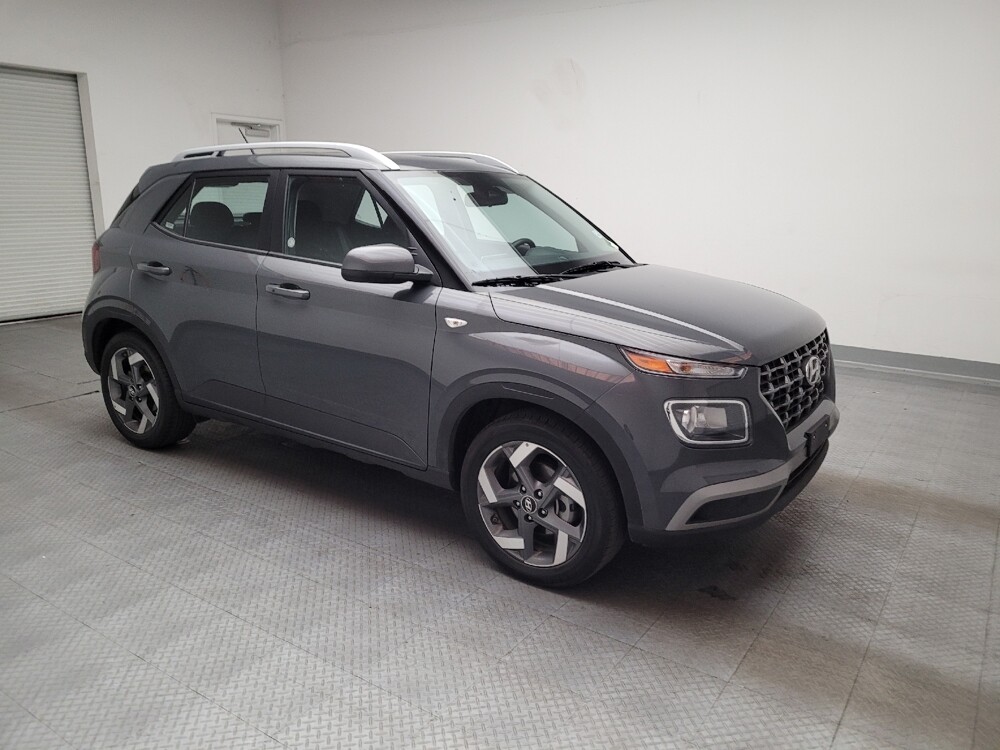 2025 Hyundai Venue in Downey, CA 90241 - 18114680 11