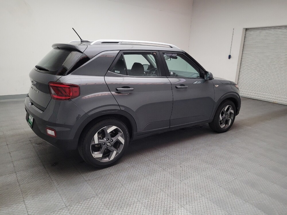 2025 Hyundai Venue in Downey, CA 90241 - 18114680 10