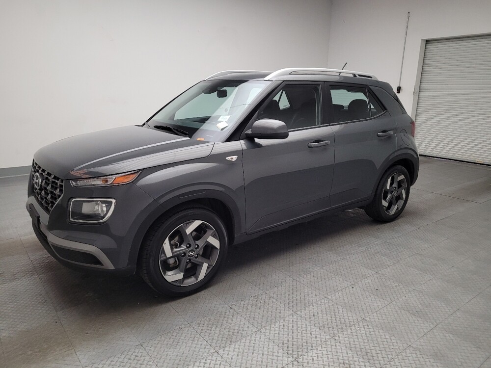 2025 Hyundai Venue in Downey, CA 90241 - 18114680 2