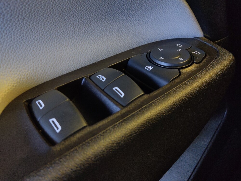 2022 Chevrolet Equinox in Mesa, AZ 85210 - 18114729 27