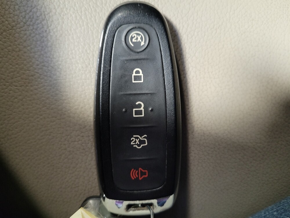 2013 Ford C-MAX in Torrance, CA 90504 - 18114730 32