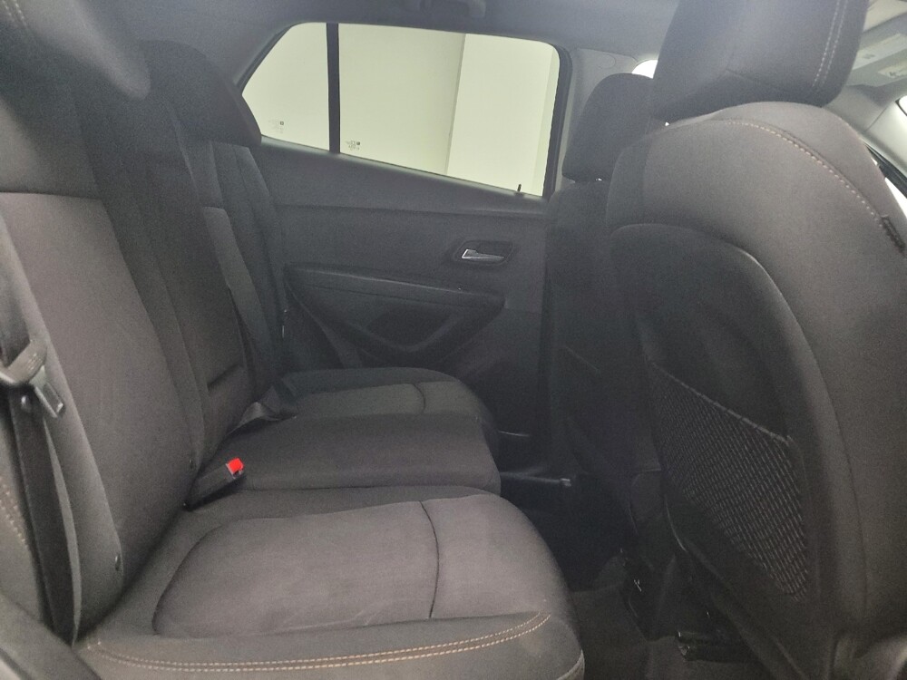 2018 Chevrolet Trax in Eastpointe, MI 48021 - 18114735 19