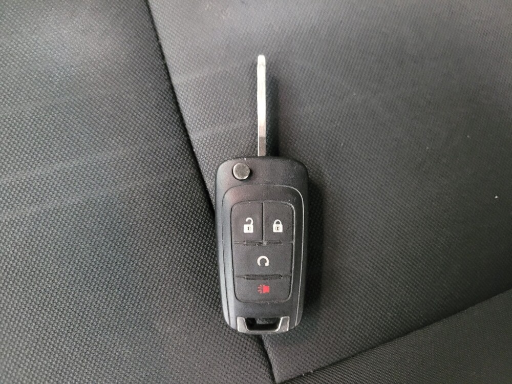 2018 Chevrolet Trax in Eastpointe, MI 48021 - 18114735 32