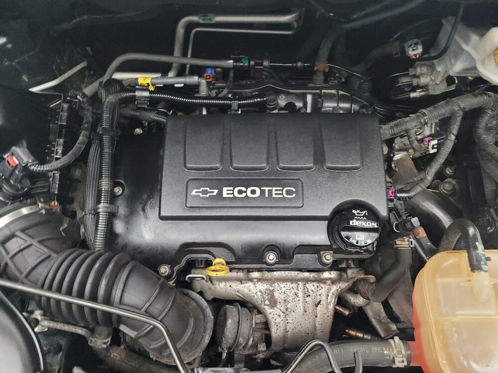 2018 Chevrolet Trax in Eastpointe, MI 48021 - 18114735 30