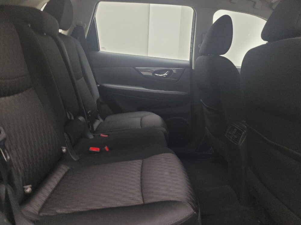 2017 Nissan Rogue in Eastpointe, MI 48021 - 18114737 19