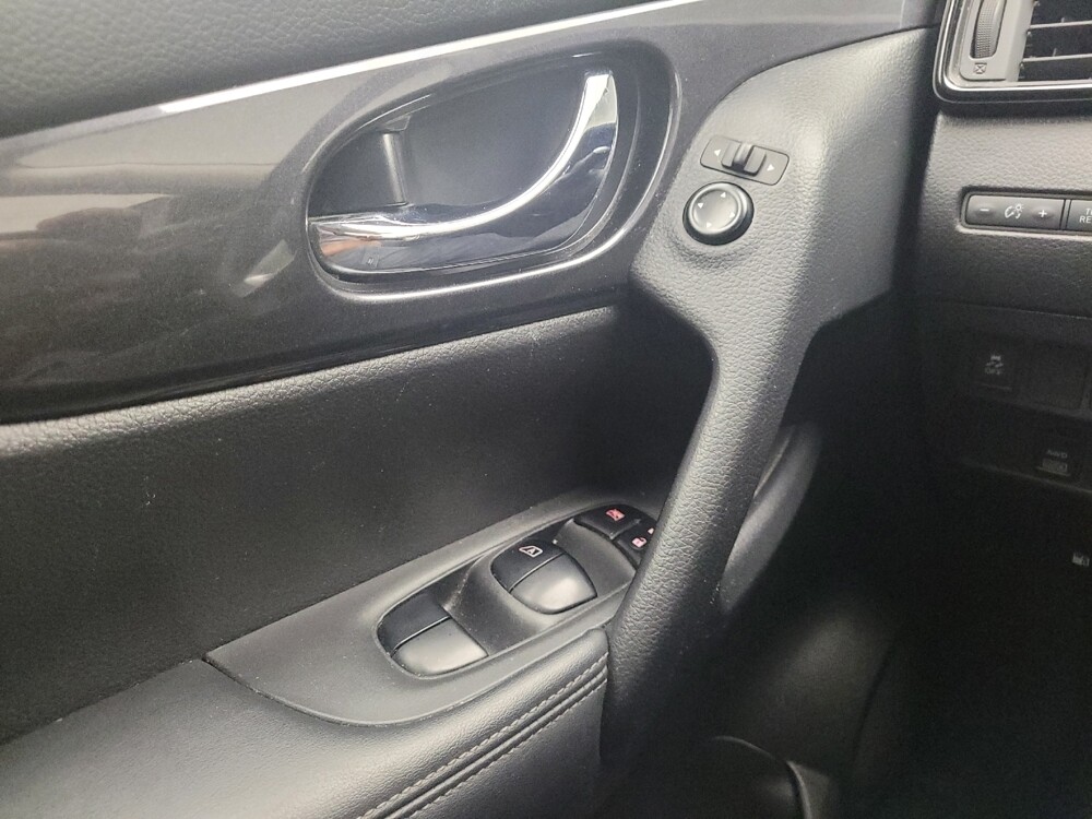 2017 Nissan Rogue in Eastpointe, MI 48021 - 18114737 27