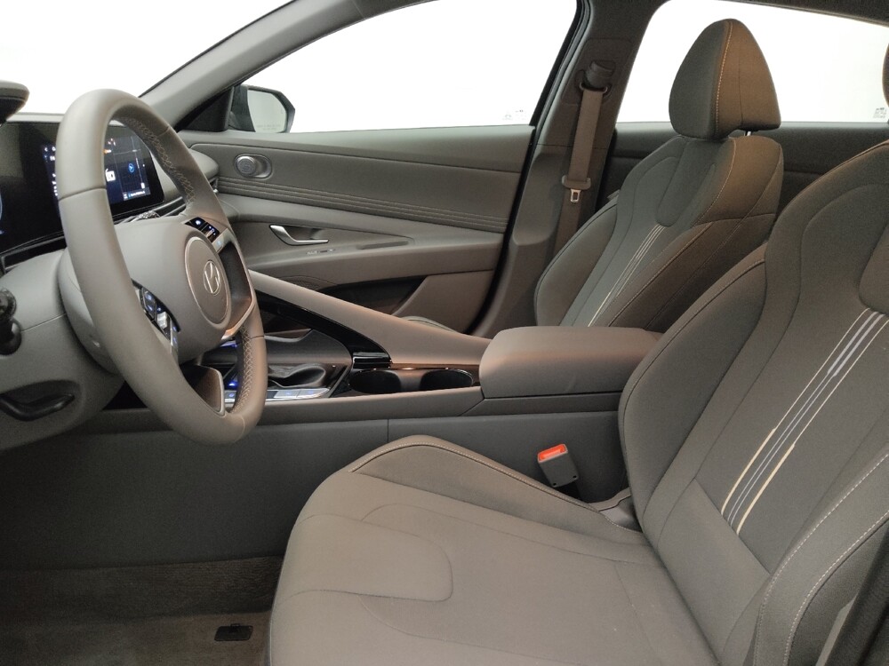 2025 Hyundai Elantra in Midlothian, IL 60445 - 18114781 17