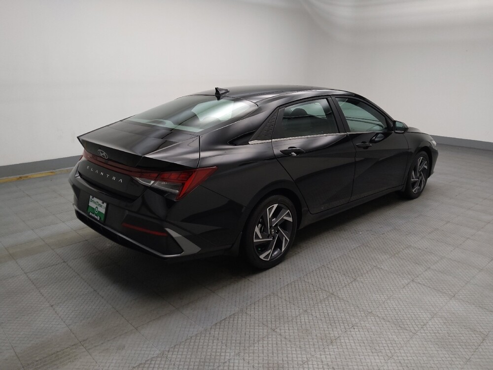 2025 Hyundai Elantra in Midlothian, IL 60445 - 18114781 10