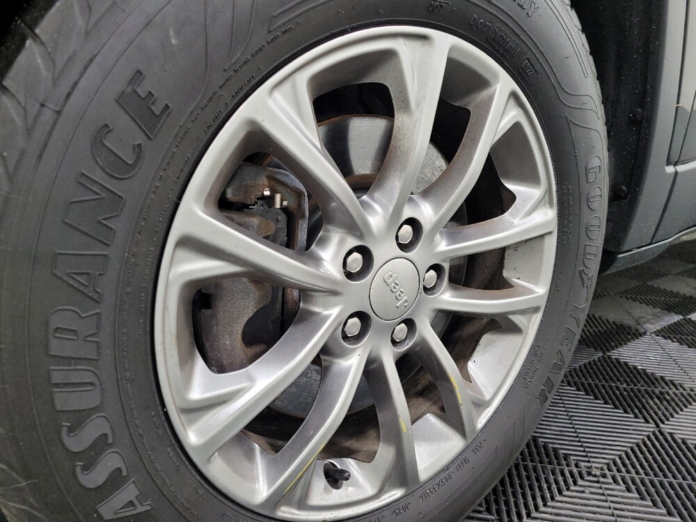 2019 Jeep Cherokee in Plymouth Meeting, PA 19462 - 18114804 31