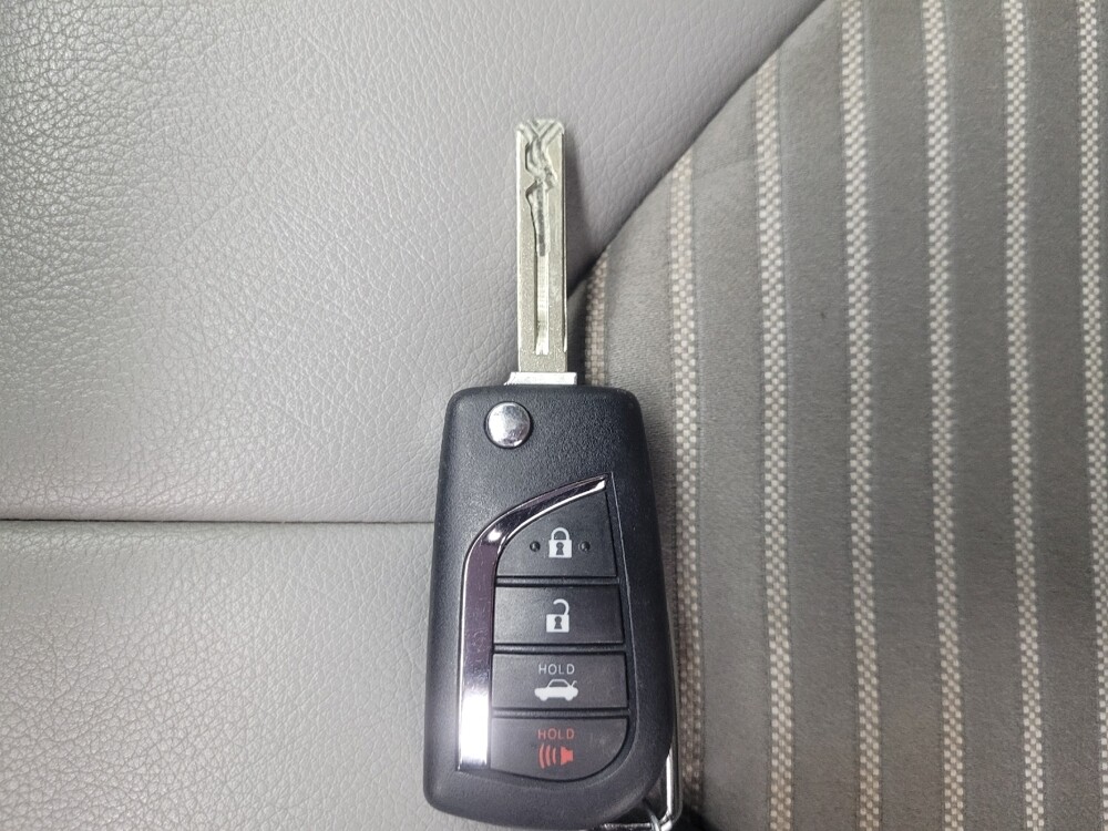 2022 Toyota Camry in Ft Wayne, IN 46805 - 18114814 32