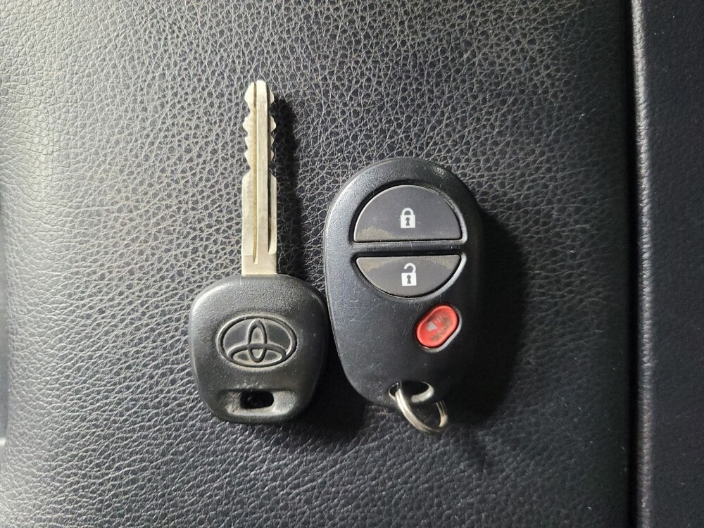 2017 Toyota Tundra in Conyers, GA 30094 - 18114843 32