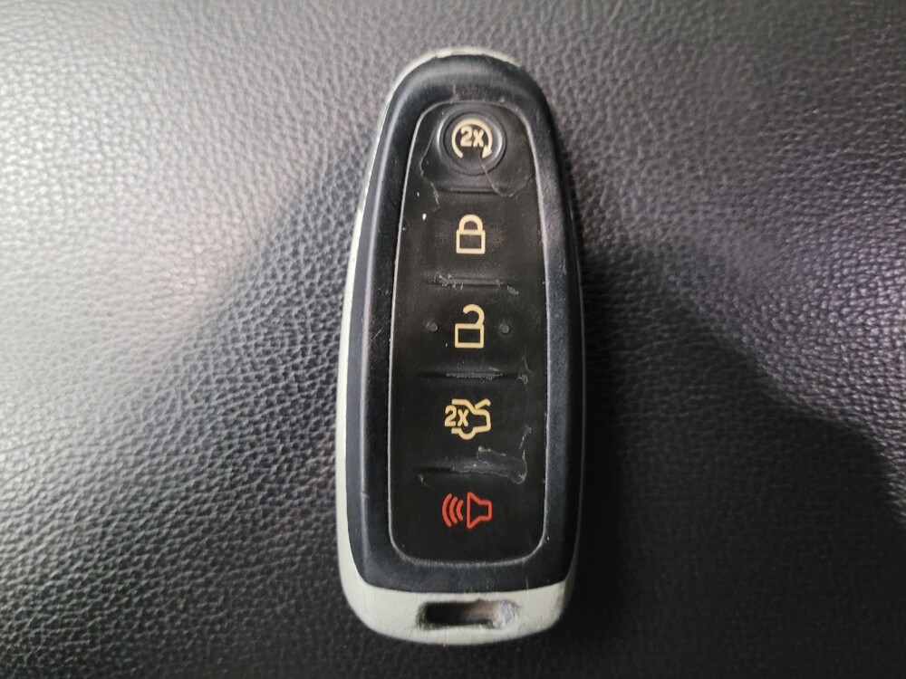 2019 Ford Escape in Downey, CA 90241 - 18114861 32