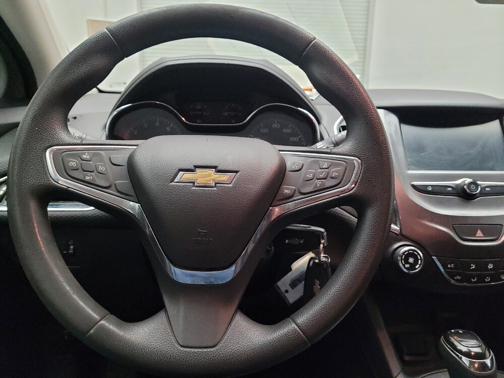 2018 Chevrolet Cruze in Downey, CA 90241 - 18114863 22