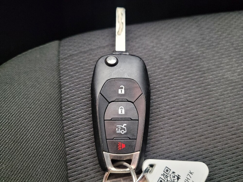 2018 Chevrolet Cruze in Downey, CA 90241 - 18114863 32