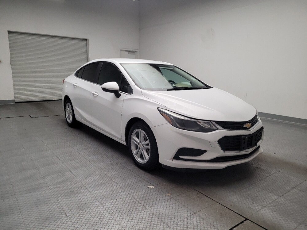 2018 Chevrolet Cruze in Downey, CA 90241 - 18114863 13