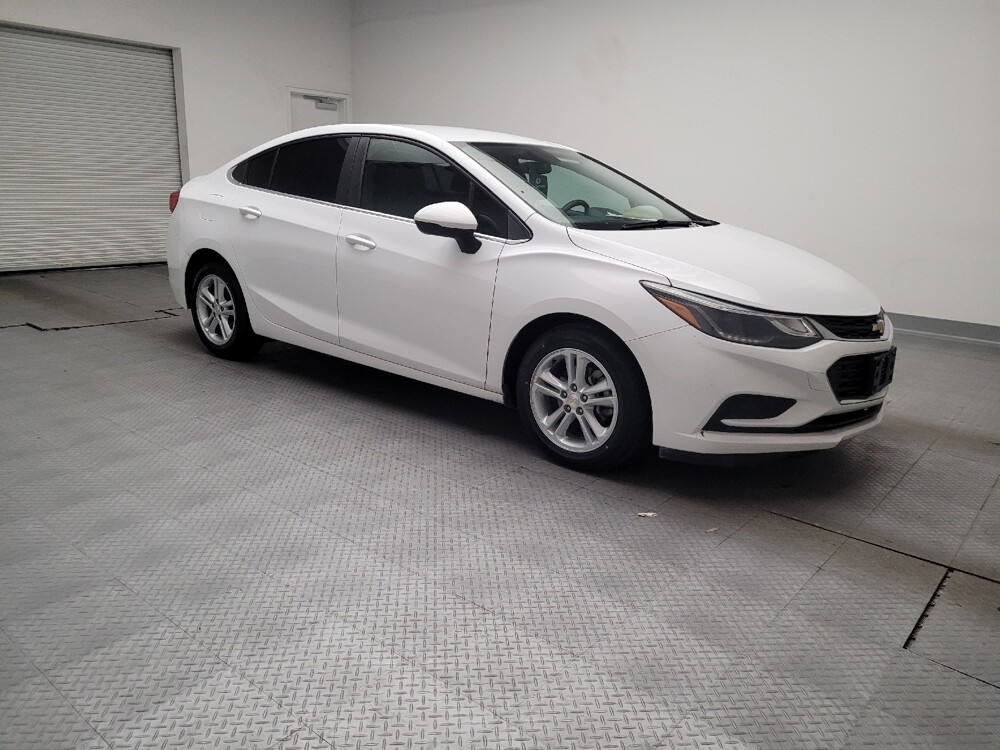 2018 Chevrolet Cruze in Downey, CA 90241 - 18114863 11
