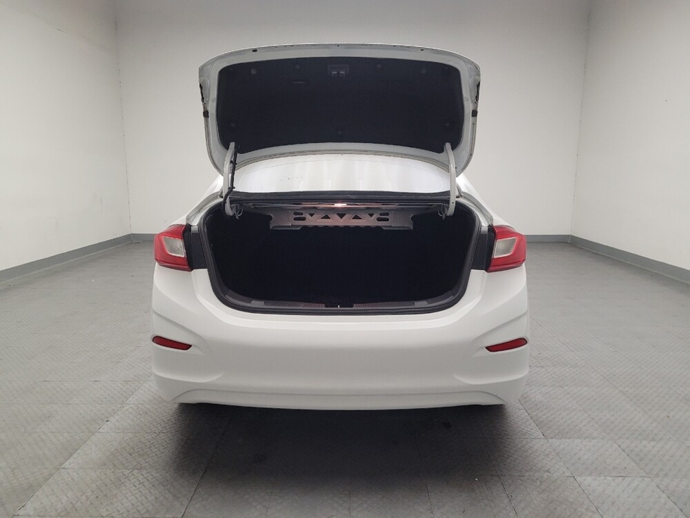 2018 Chevrolet Cruze in Downey, CA 90241 - 18114863 29