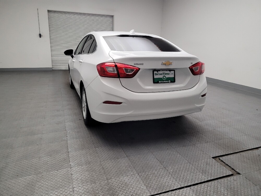 2018 Chevrolet Cruze in Downey, CA 90241 - 18114863 6