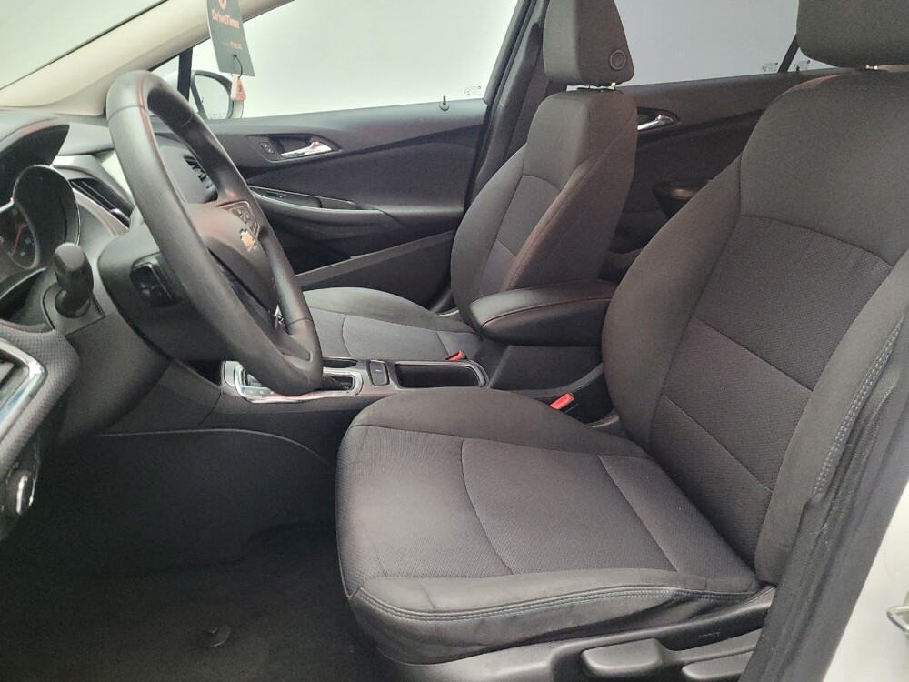 2018 Chevrolet Cruze in Downey, CA 90241 - 18114863 17