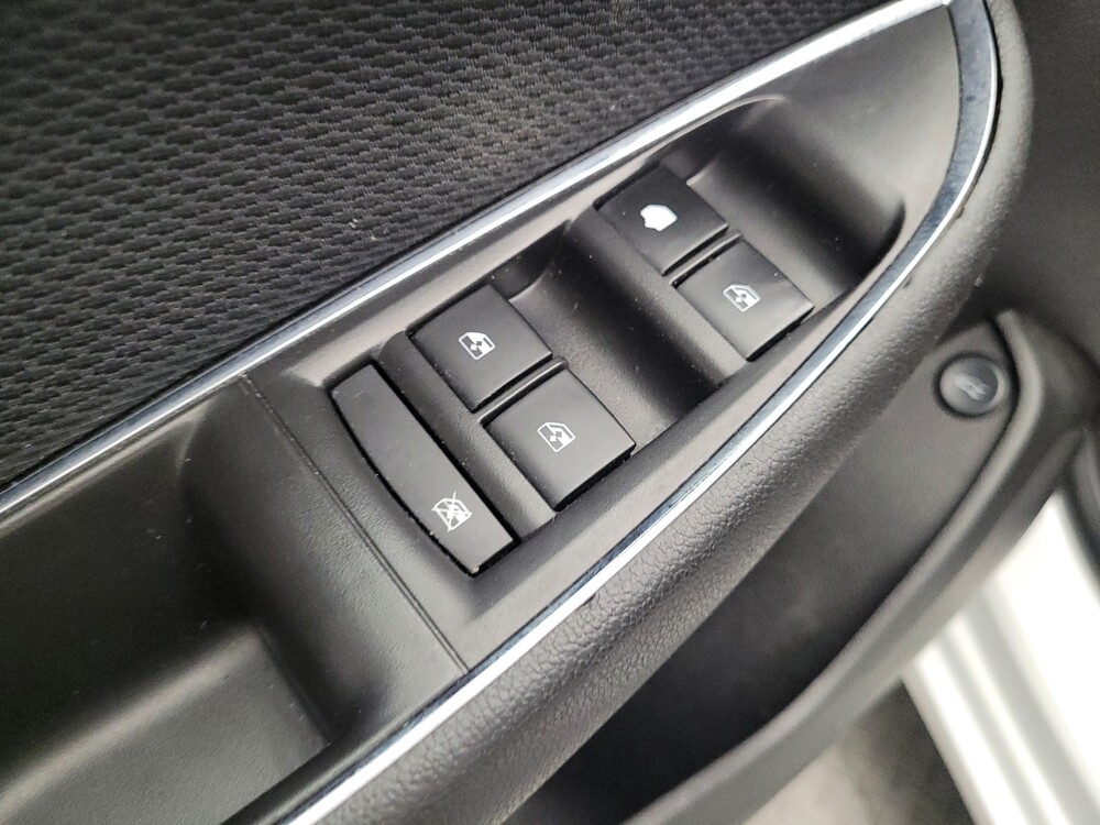 2018 Chevrolet Cruze in Downey, CA 90241 - 18114863 27