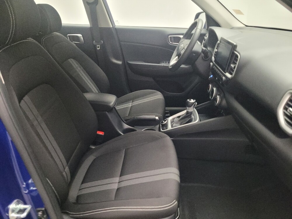 2025 Hyundai Venue in Downey, CA 90241 - 18114867 21