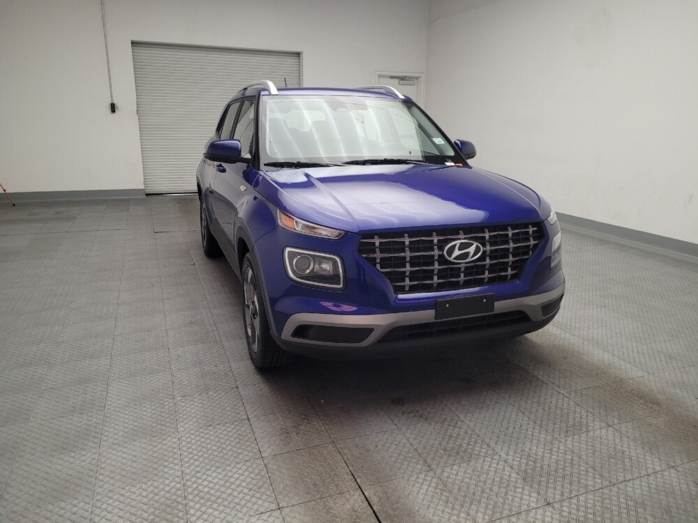 2025 Hyundai Venue in Downey, CA 90241 - 18114867 14