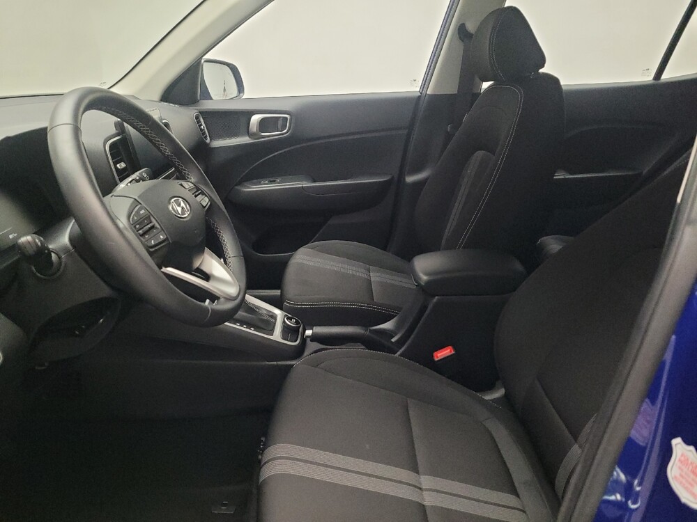 2025 Hyundai Venue in Downey, CA 90241 - 18114867 17
