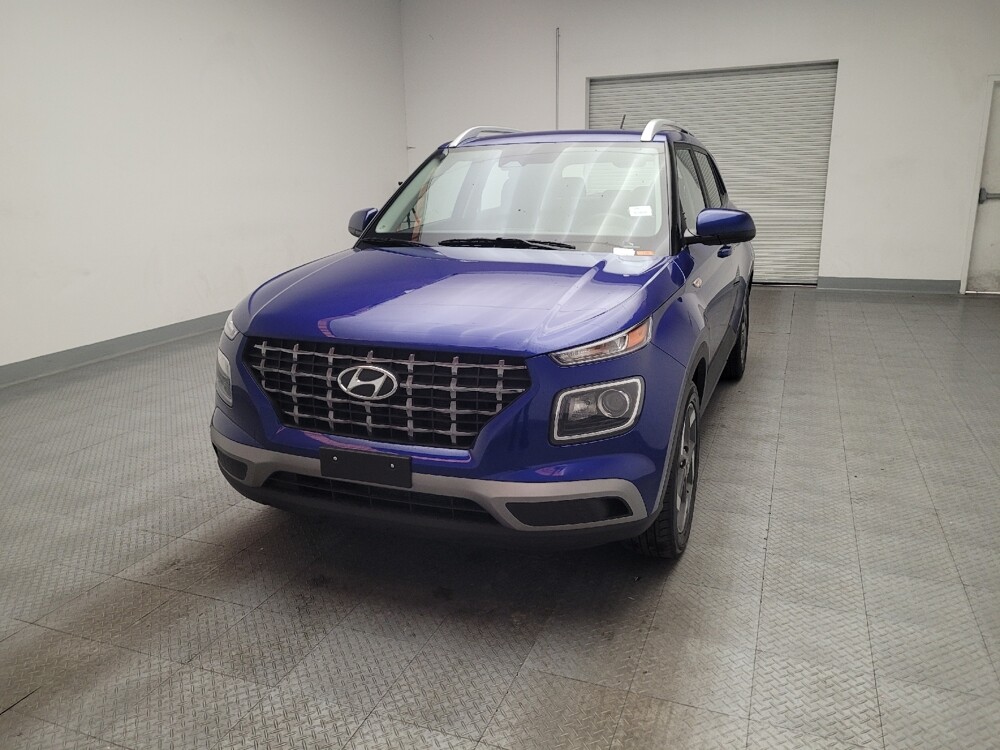2025 Hyundai Venue in Downey, CA 90241 - 18114867 15