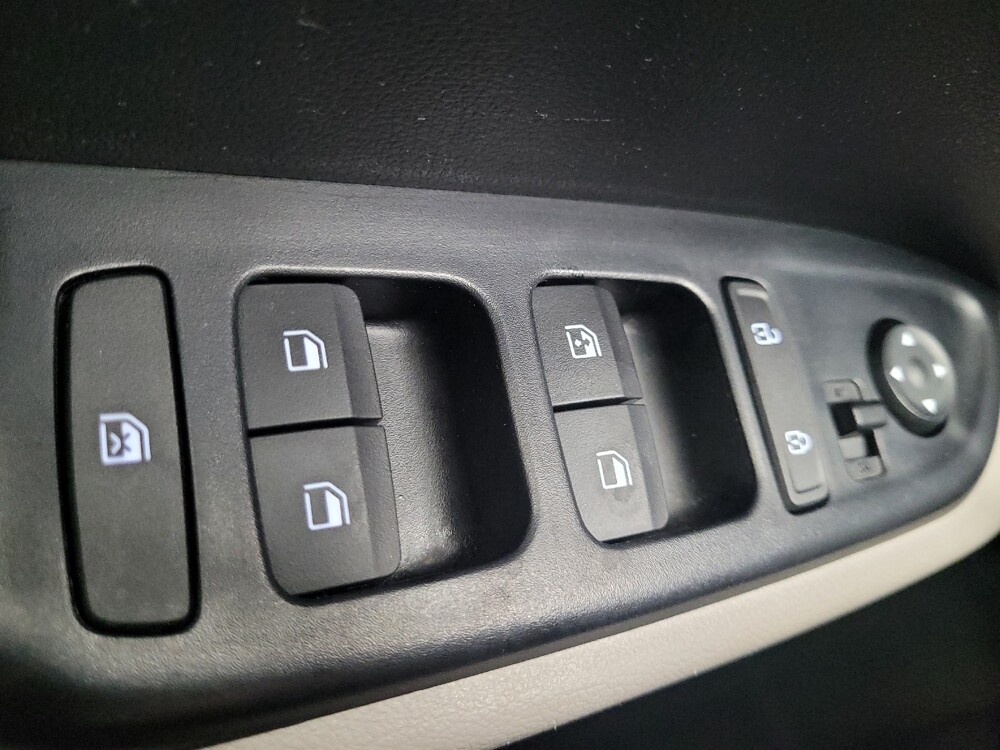 2023 Hyundai Venue in Las Vegas, NV 89104 - 18114903 27