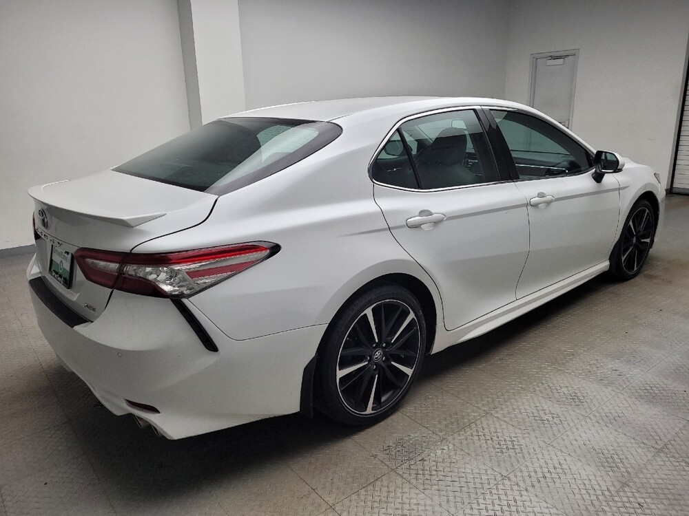 2018 Toyota Camry in Eastpointe, MI 48021 - 18114910 10