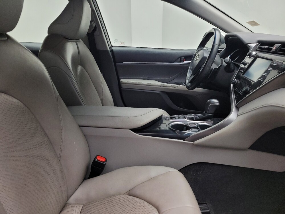 2018 Toyota Camry in Eastpointe, MI 48021 - 18114910 21