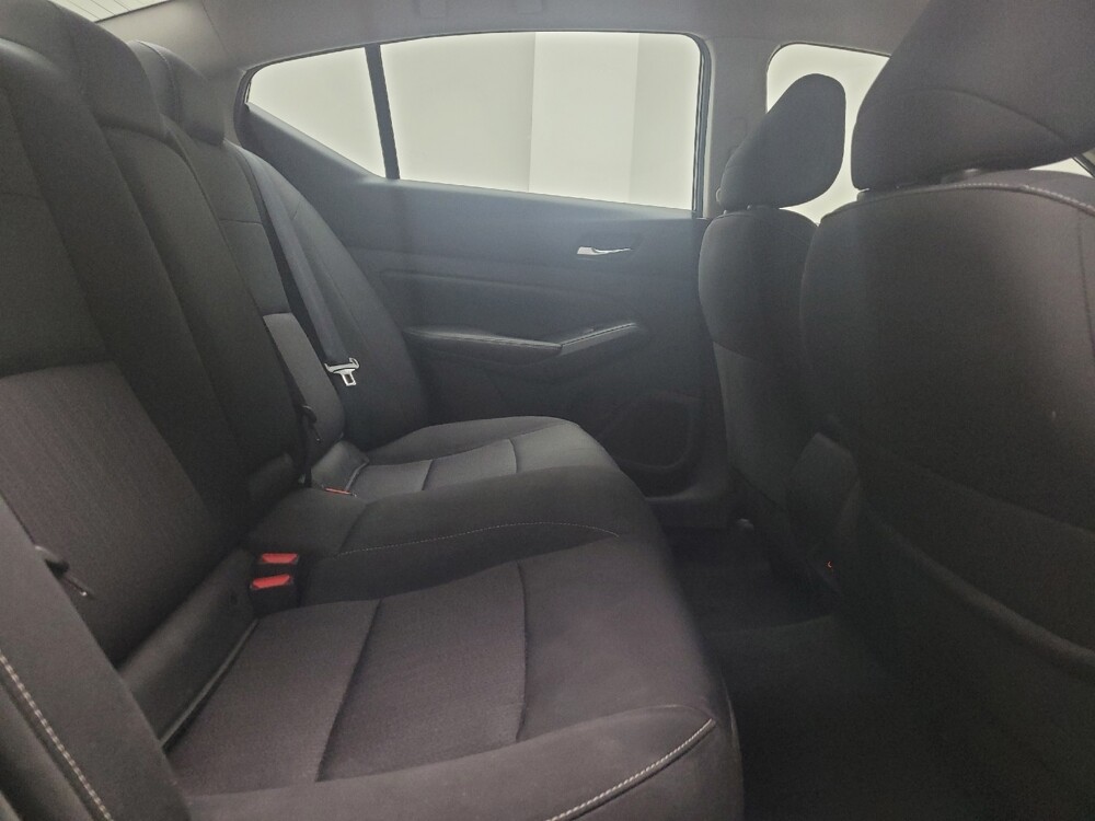 2022 Nissan Altima in Eastpointe, MI 48021 - 18114912 19