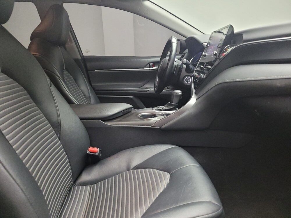 2021 Toyota Camry in Eastpointe, MI 48021 - 18114926 21