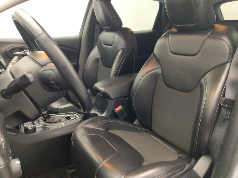 2019 Jeep Cherokee in Orlando, FL 32808 - 18114931 17