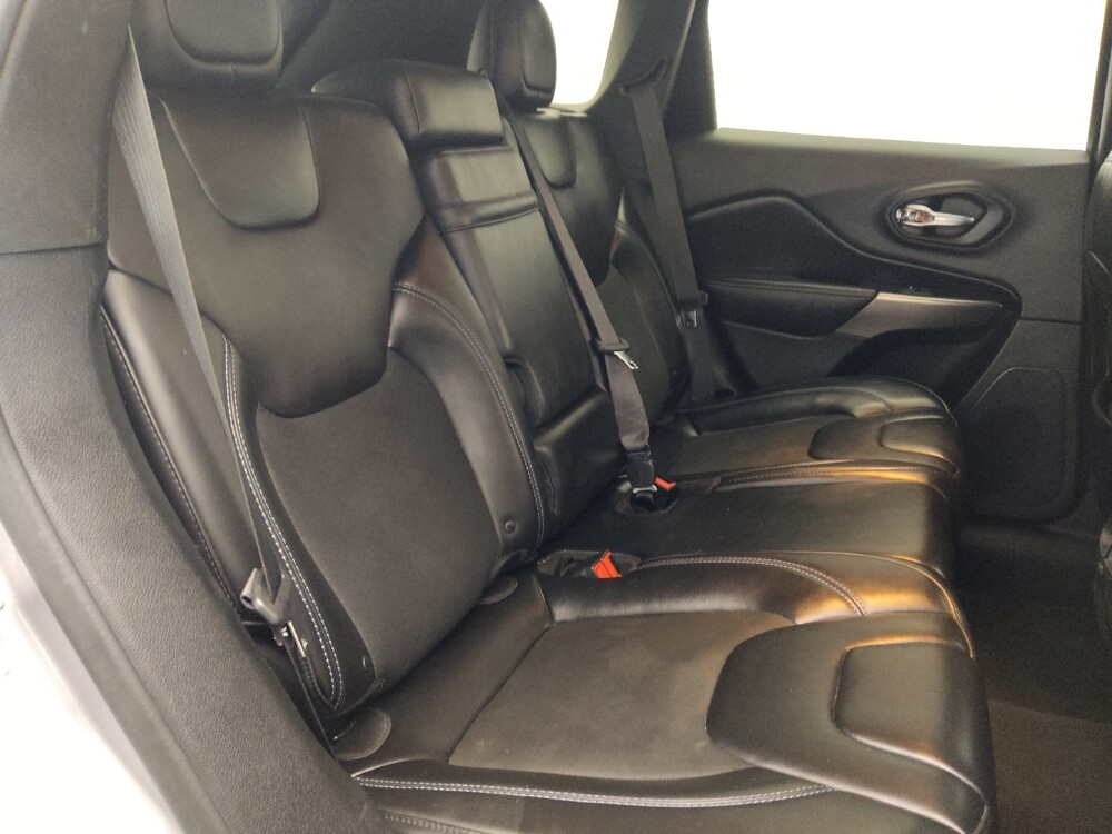 2019 Jeep Cherokee in Orlando, FL 32808 - 18114931 19