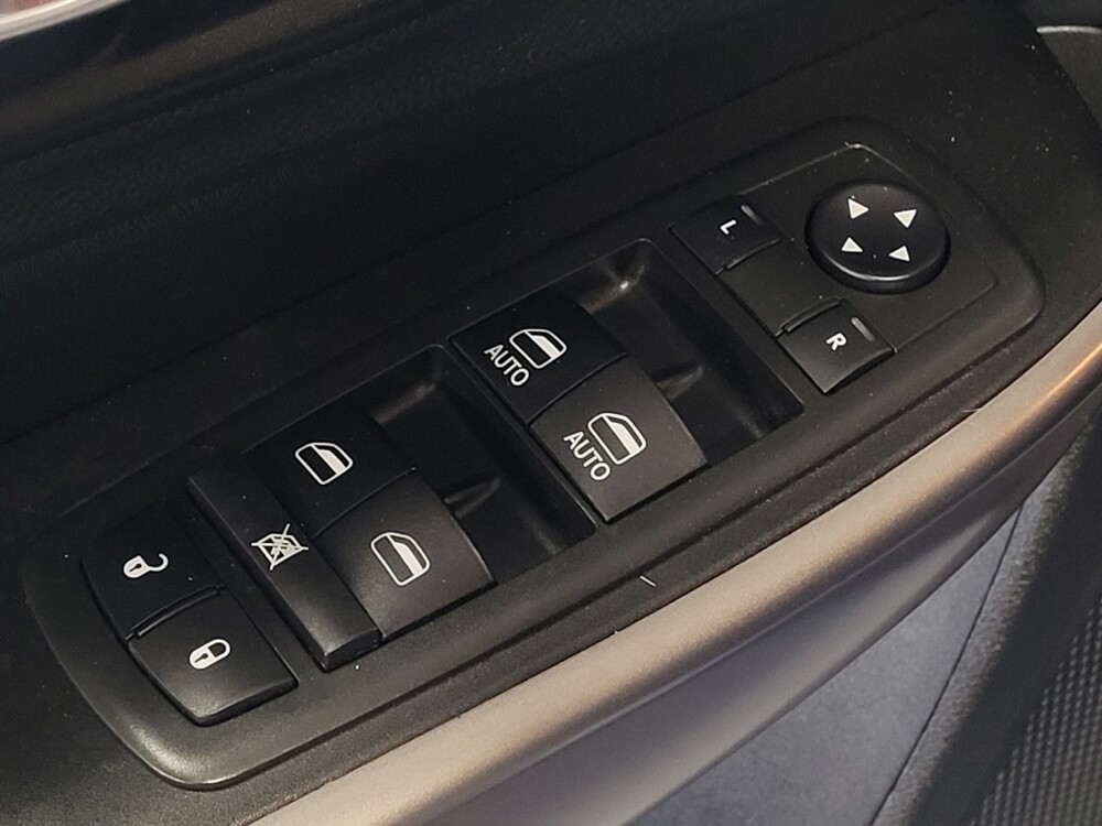 2019 Jeep Cherokee in Orlando, FL 32808 - 18114931 27