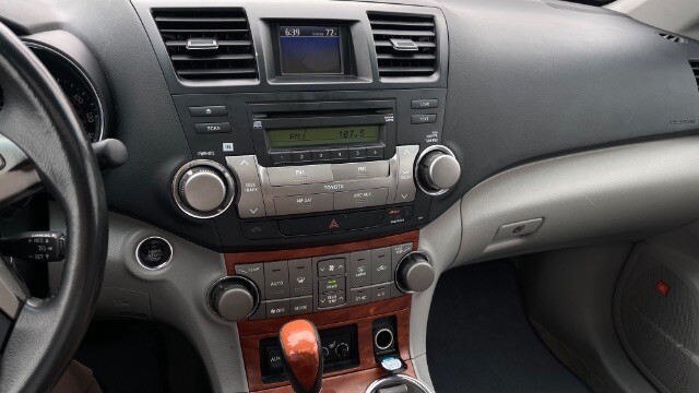 2010 Toyota Highlander in Dallas, TX 75228 - 18114983 13