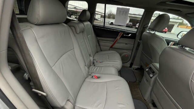 2010 Toyota Highlander in Dallas, TX 75228 - 18114983 17