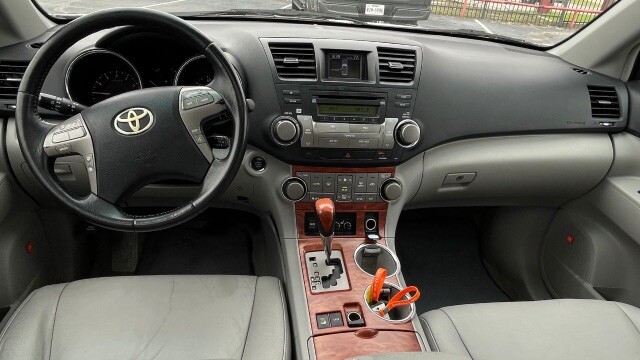 2010 Toyota Highlander in Dallas, TX 75228 - 18114983 15