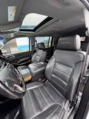 2017 GMC Yukon XL in Eastpointe, MI 48021 - 18115020 8