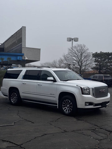 2017 GMC Yukon XL in Eastpointe, MI 48021 - 18115020 4