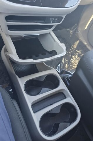 2018 Chrysler Pacifica in Mesa, AZ 85212 - 18115024 18